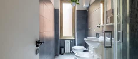 Dusche, Bidet