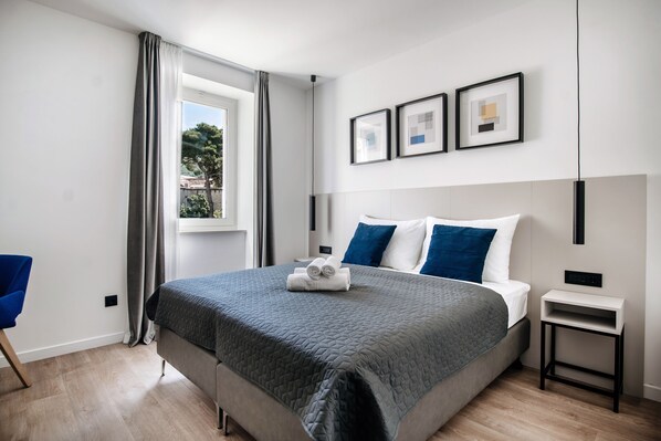 Premium Double Room, 1 Queen Bed | Desk, laptop workspace, free WiFi, bed sheets