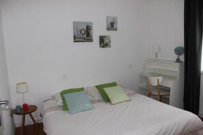 3 chambres, fer et planche à repasser, lit parapluie, Wi-Fi gratuit