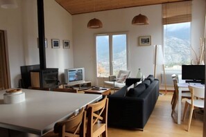 Télévision, cheminée