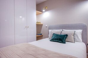 1 dormitorio, tabla de planchar con plancha, cuna de viaje y wifi gratis