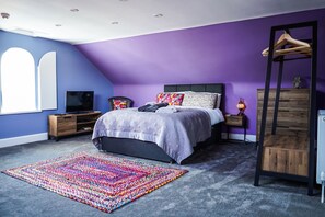 Comfort-huone | Ylelliset vuodevaatteet, yksilöllisesti sisustettu
