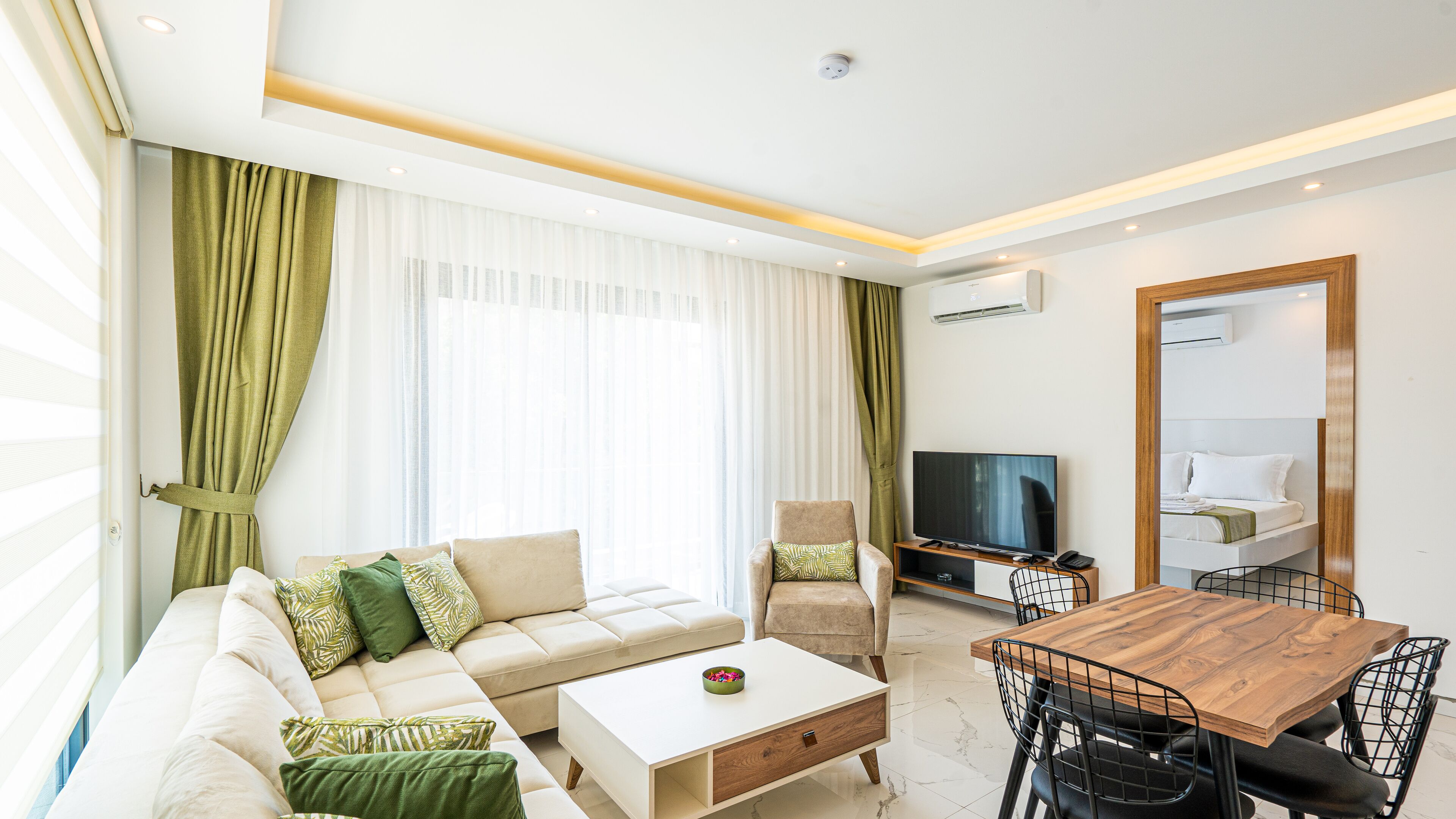 尊荣公寓, 2 间卧室 | 高档床上用品、记忆海绵床垫、特色装修、办公桌