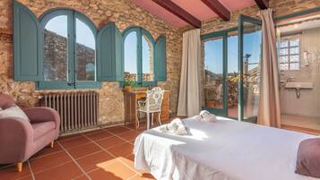 4 slaapkamers, een strijkplank/strijkijzer, wifi, beddengoed