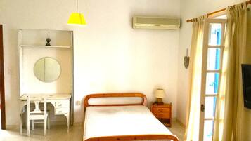 1 bedroom, free WiFi, bed sheets