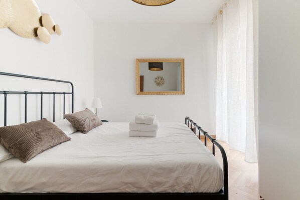 1 bedroom, iron/ironing board, Internet, bed sheets