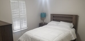 2 habitaciones, escritorio, wifi y ropa de cama 