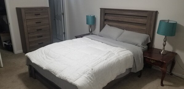 2 habitaciones, escritorio, wifi y ropa de cama 