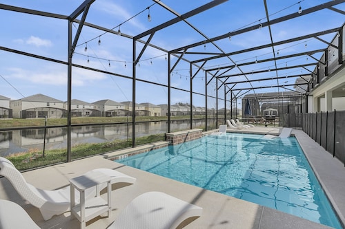 🏰✨ Luxurious 15BR Mansion with Lake Views near Disney! 🌊🌟