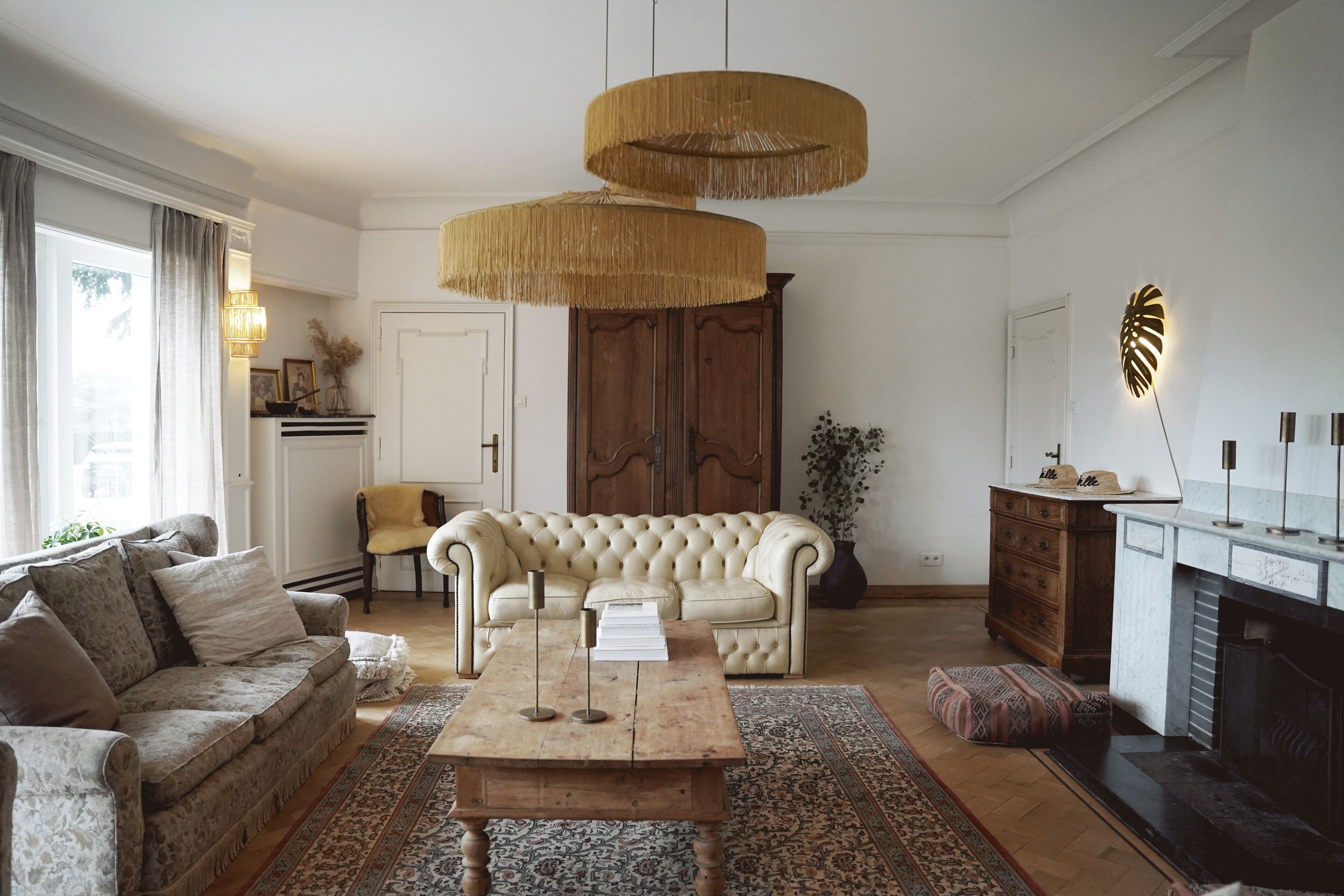 Deluxe Villa | Living area | 50-cm plasma TV with cable channels, TV