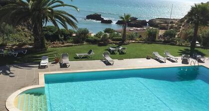 ALBUFEIRA BEACH 20 METRES AWAY