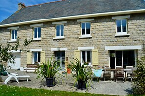 Exterior - Well equipped Family villa for 10 - 3' walk from Pors Carn beach - BBQ - Garden (Penmarc'h)
