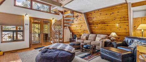 电视、壁炉、书