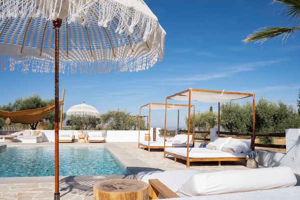 Outdoor pool, pool loungers