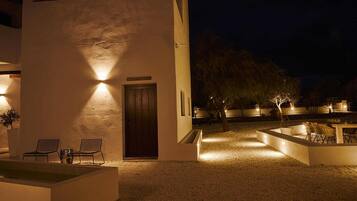 Fachada del alojamiento - Noche