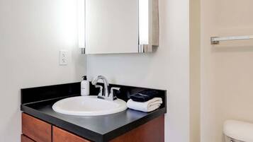 Suihku, hiustenkuivaaja