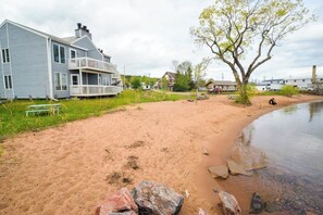 On the beach - Bayfield Studio | Lake Superior Views (Bayfield)