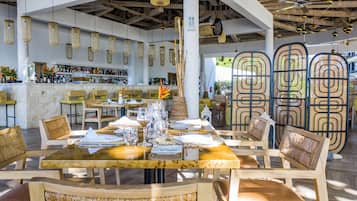 2 restaurants servant le petit déjeuner