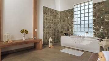 Sauna, TĂŒrkisches Bad/Hamam, Hydrotherapie, Aromatherapie