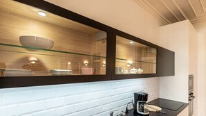 Geladeira, micro-ondas, fogão, lava-louças