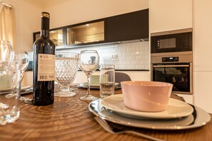 冷蔵庫、電子レンジ、オーブン、食器洗い機