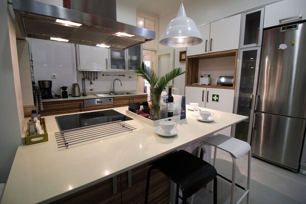 Fridge, microwave, oven, dishwasher