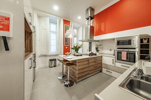 Køleskab, mikrobølgeovn, ovn, opvaskemaskine