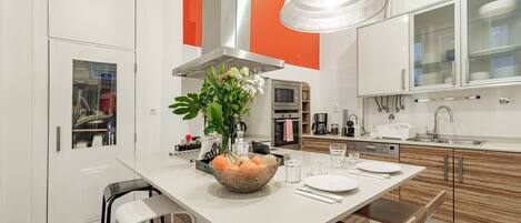 Fridge, microwave, oven, dishwasher