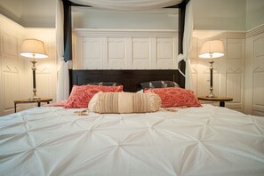 2 bedrooms, iron/ironing board, travel crib, free WiFi