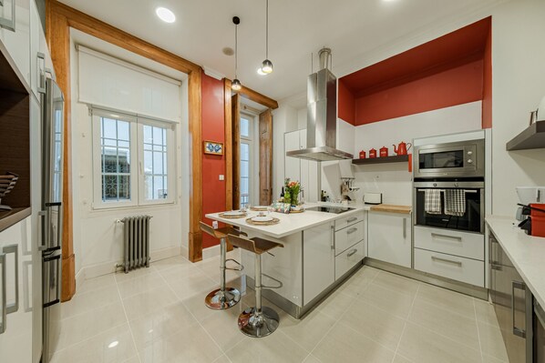 Fridge, microwave, oven, dishwasher