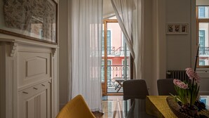 Unclassified image, 3 of 31, button - Central Apartment 2BR/2BA | Balcony | Lift in Baixa (Lisboa ciudad)
