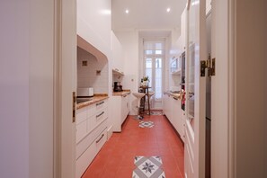 Fridge, microwave, oven, dishwasher