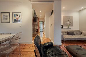 TV - Central Duplex Apartment with Rooftop in Baixa 107 (Lisboa ciudad)