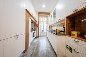 Køleskab, mikrobølgeovn, ovn, opvaskemaskine