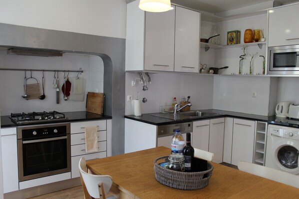 Fridge, microwave, oven, dishwasher