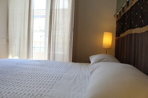 4 bedrooms, iron/ironing board, travel cot, free WiFi
