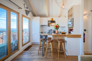 Kühlschrank, Mikrowelle, Ofen, Geschirrspüler