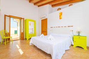 4 bedrooms, iron/ironing board, free WiFi, bed sheets - ES MUSSOL - Villa with private pool in SA POBLA. Free WiFi (Sa Pobla)