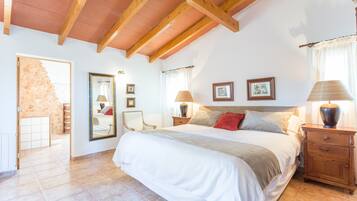 5 Schlafzimmer, Bügeleisen/Bügelbrett, kostenloses WLAN, Bettwäsche