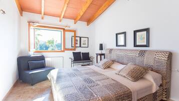 5 Schlafzimmer, Bügeleisen/Bügelbrett, kostenloses WLAN, Bettwäsche