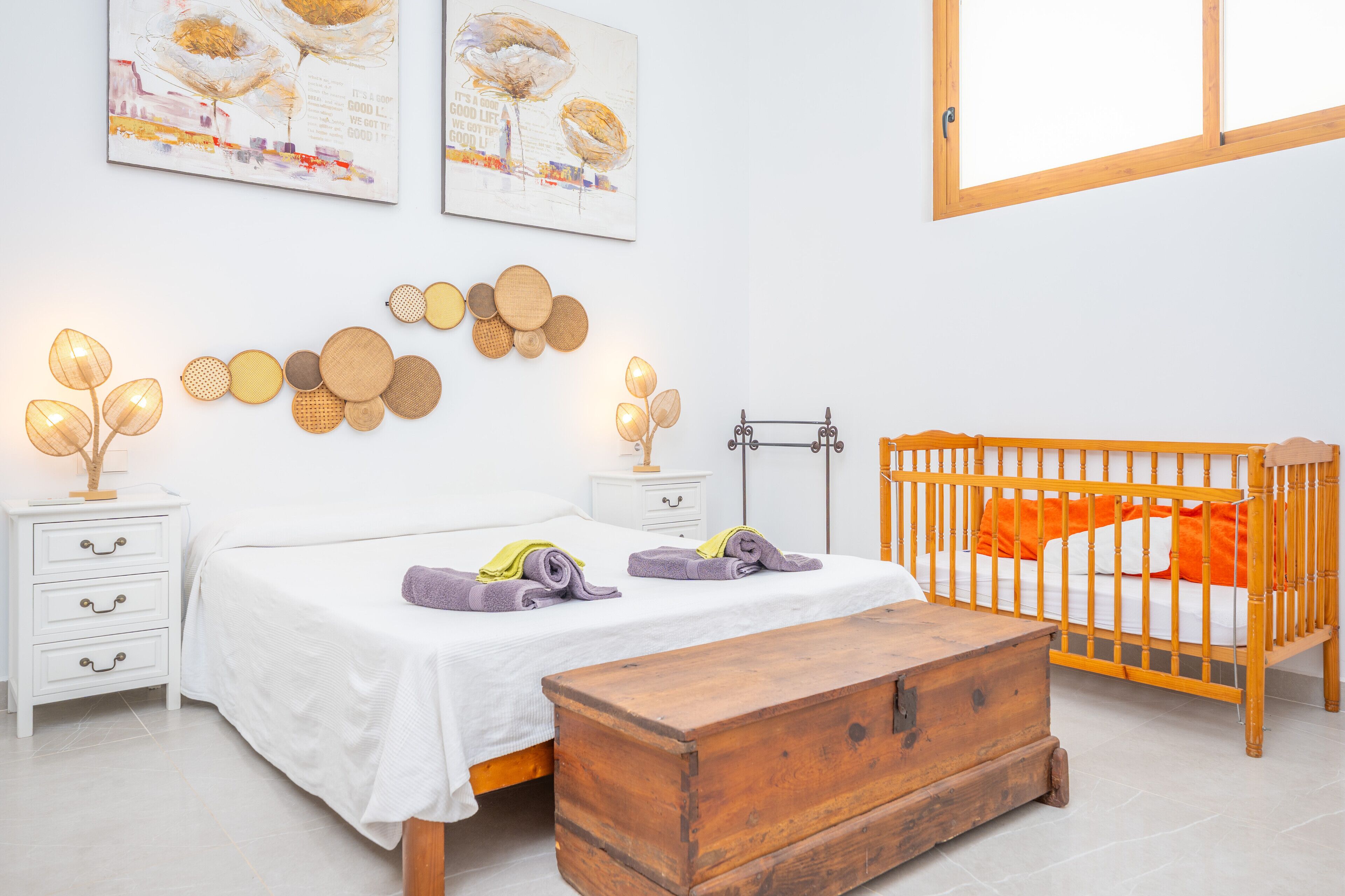 5 bedrooms, iron/ironing board, free WiFi, bed sheets