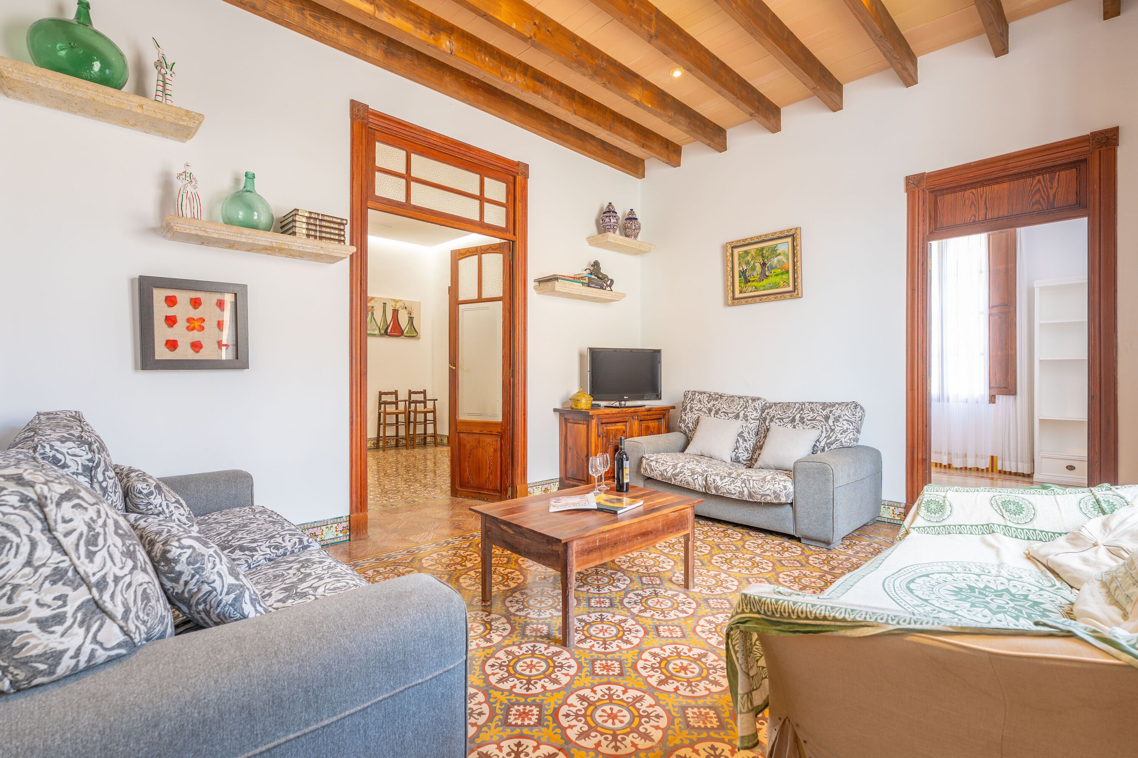 TV, fireplace, DVD player