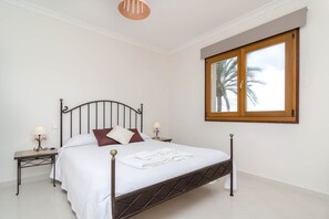 5 Schlafzimmer, Bügeleisen/Bügelbrett, kostenloses WLAN, Bettwäsche