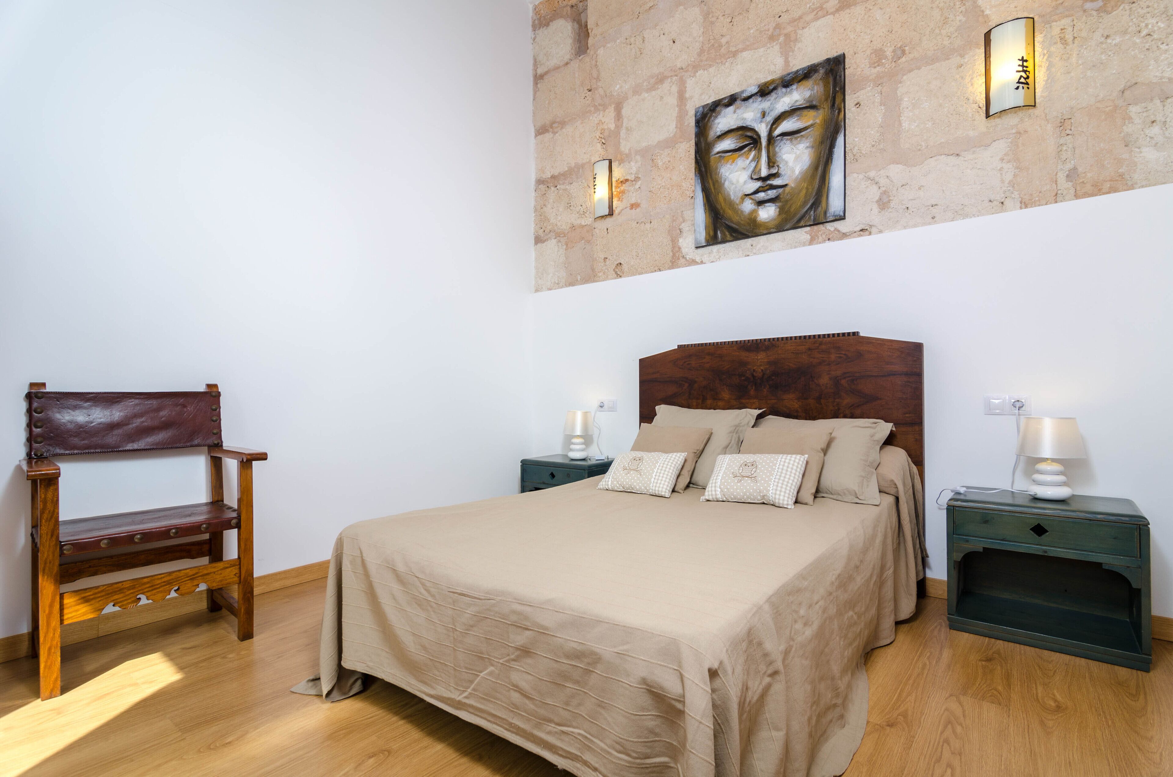 4 slaapkamers, een strijkplank/strijkijzer, gratis wifi, beddengoed