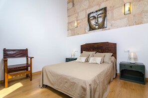 4 habitaciones, tabla de planchar con plancha y wifi gratis 