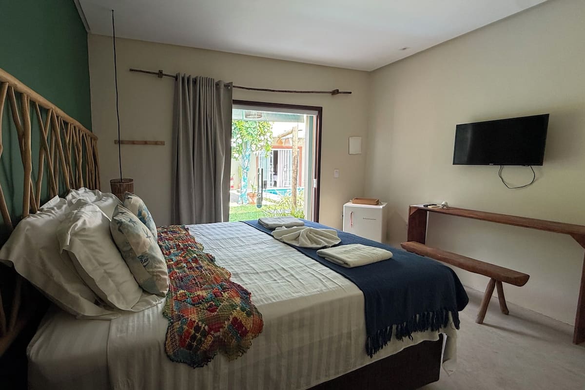 Deluxe Double Room, 1 Bedroom, Lanai, Poolside | Egyptian cotton sheets, premium bedding, minibar, free WiFi