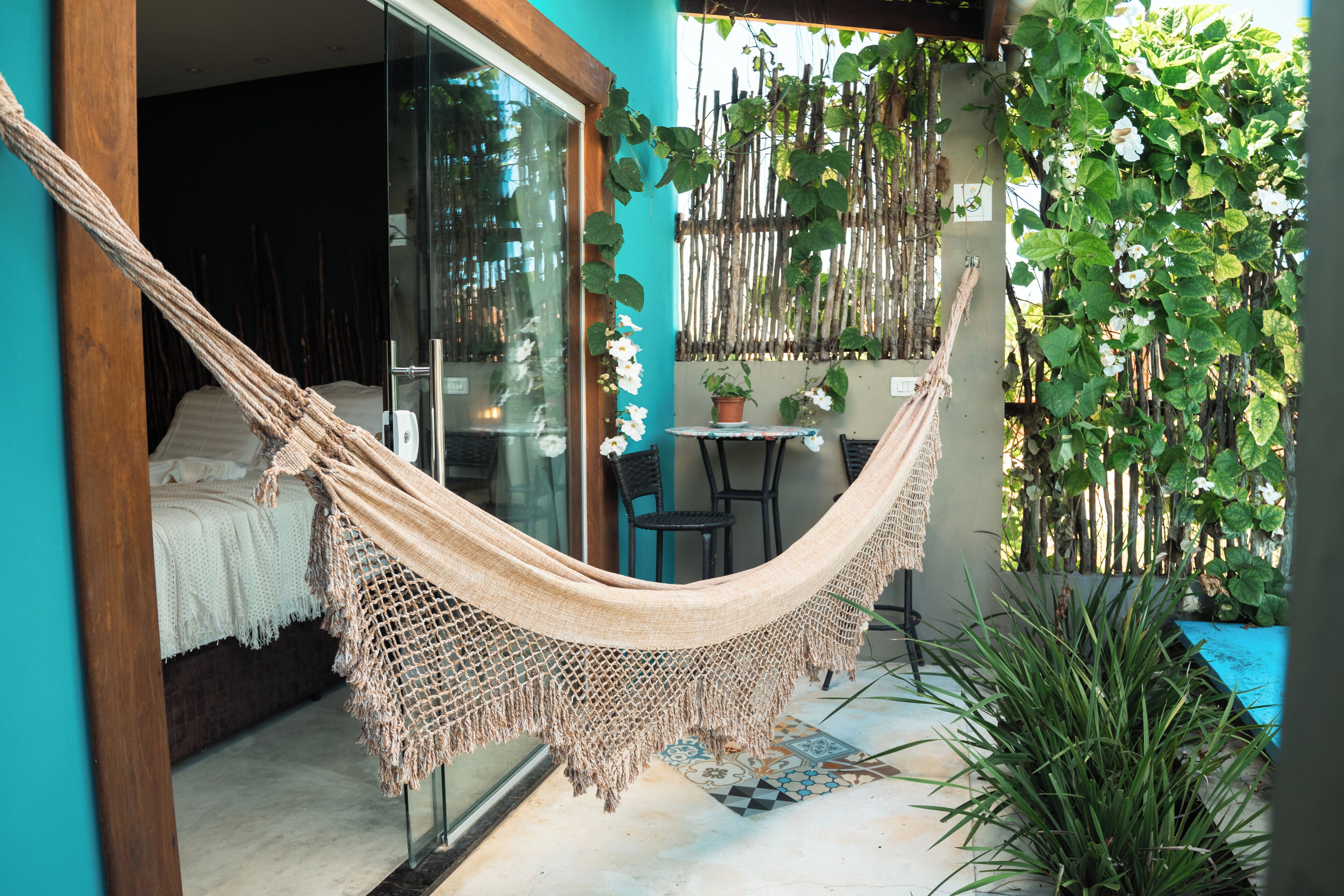 Quarto casal luxo, 1 quarto, varanda coberta, ao lado da piscina | Roupas de cama de algodão egípcio, roupas de cama premium, frigobar