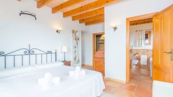 5 Schlafzimmer, Bügeleisen/Bügelbrett, kostenloses WLAN, Bettwäsche