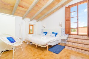 5 habitaciones, tabla de planchar con plancha y wifi gratis 