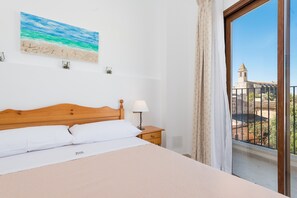 4 chambres, fer et planche à repasser, Wi-Fi gratuit, draps fournis